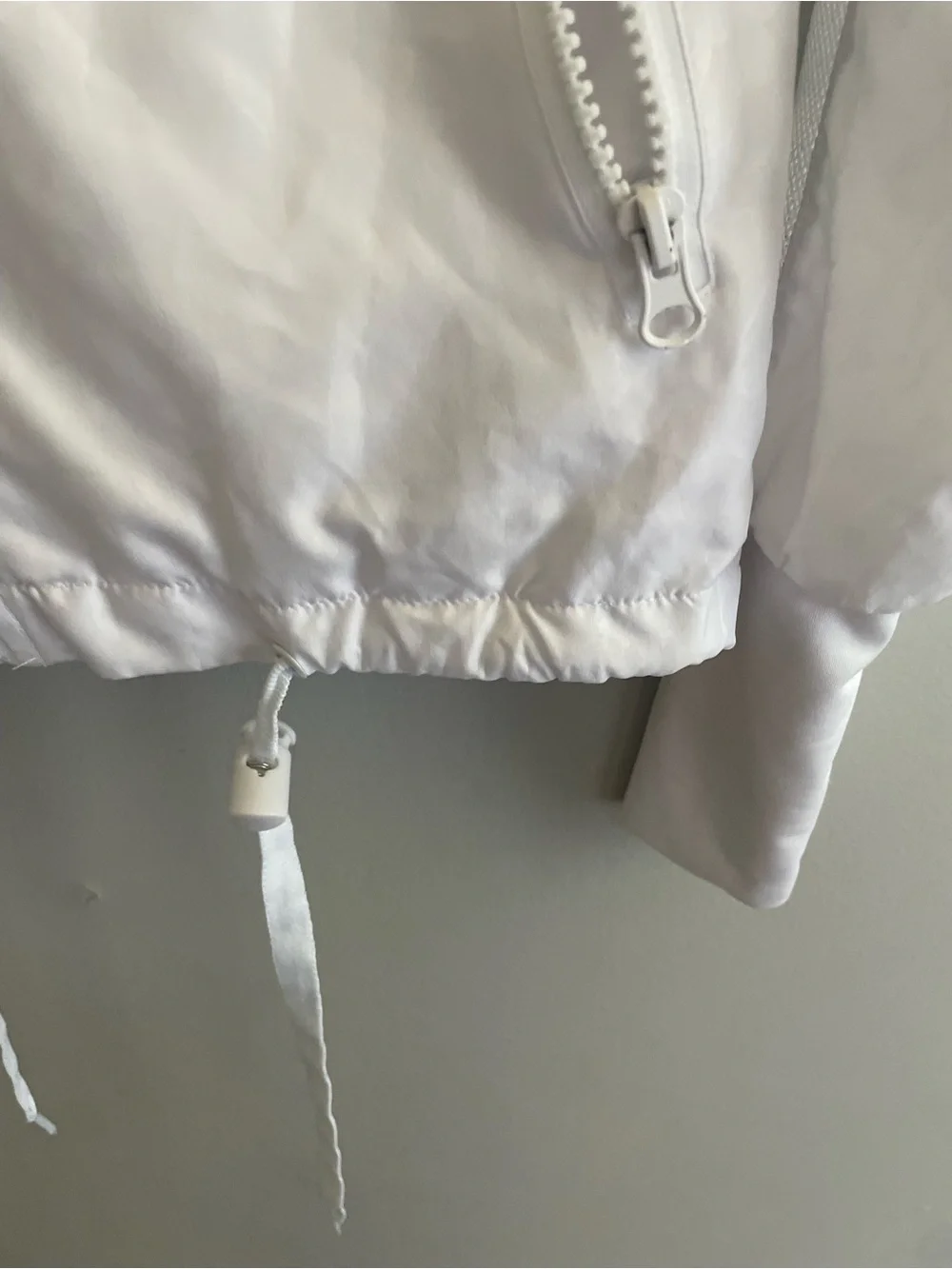 ZYIA active white